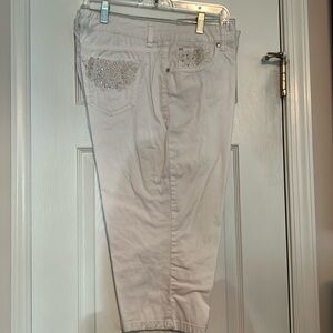 Bandolino jewel embellished capri, 14.